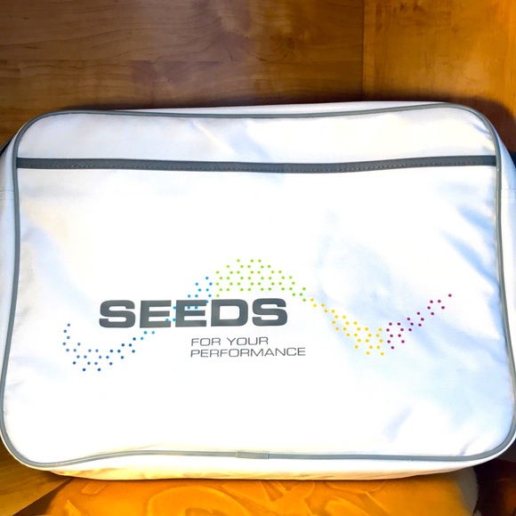 White Large Multi-task Bag - Picture 2 of 7